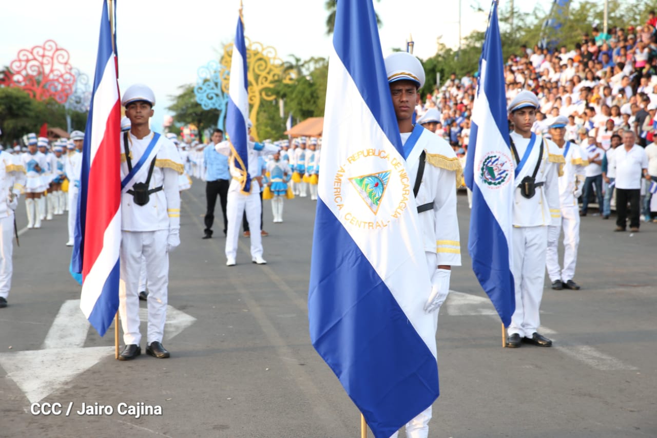 DESFILE1